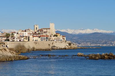 Car Hire Antibes SIXT rent a car